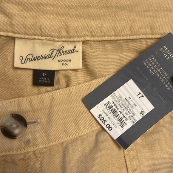 Universal Thread Shorts - Picture 3 of 4